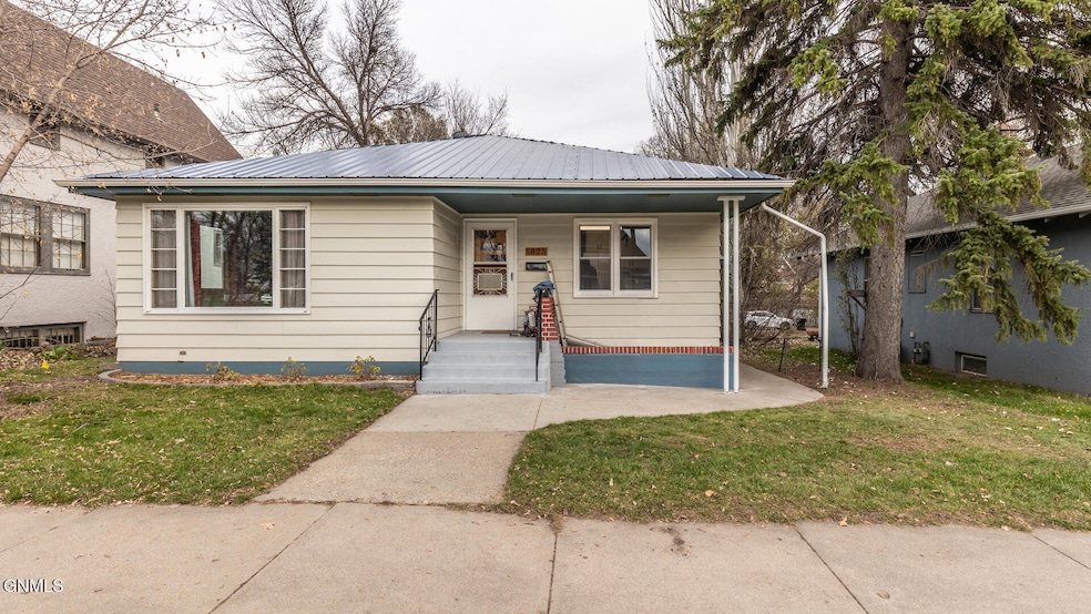 1025 N 4th St, Bismarck, ND 58501 - photo 1