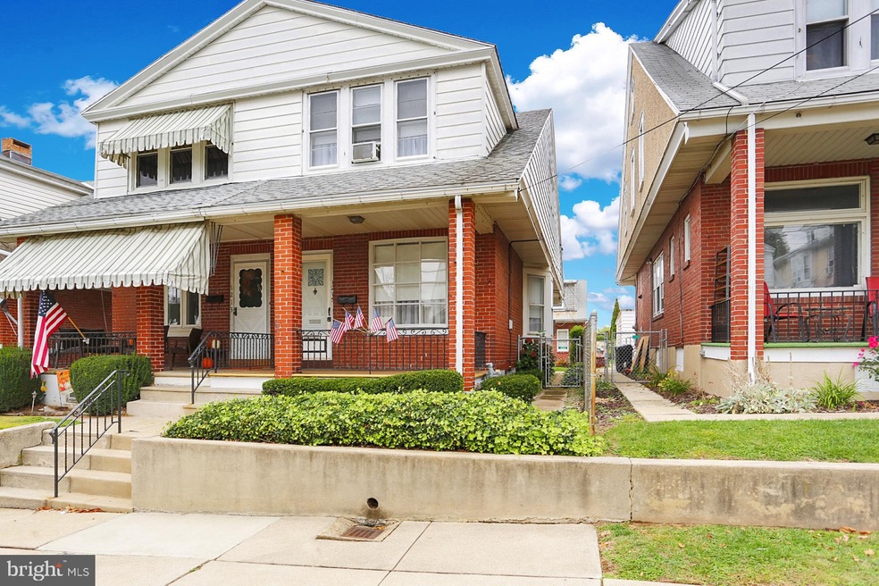 1215 E Bellevue Ave, Reading, PA 19605 - photo 1