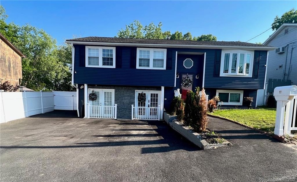 11 Cathy Ln, Waterbury, CT 06704 - photo 1