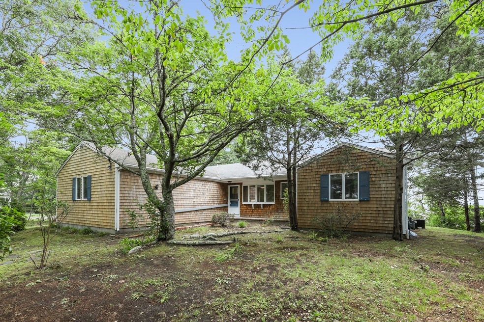 8 Eldredge Dr, North Falmouth, MA 02556 - photo 1