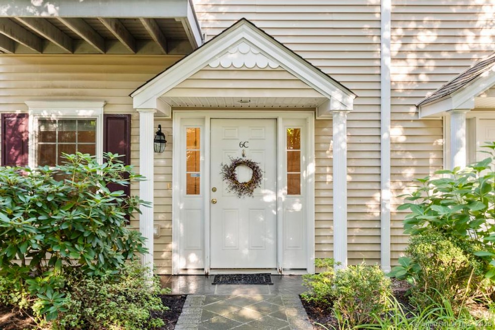 160 Glenbrook Rd unit 6C, Stamford, CT 06902 - photo 1