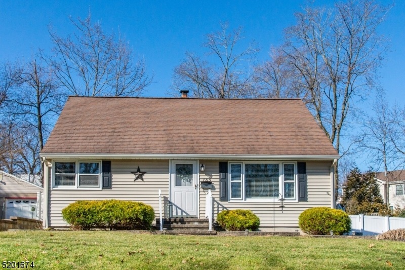 185 Spruce St, Midland Park, NJ 07432 - photo 1