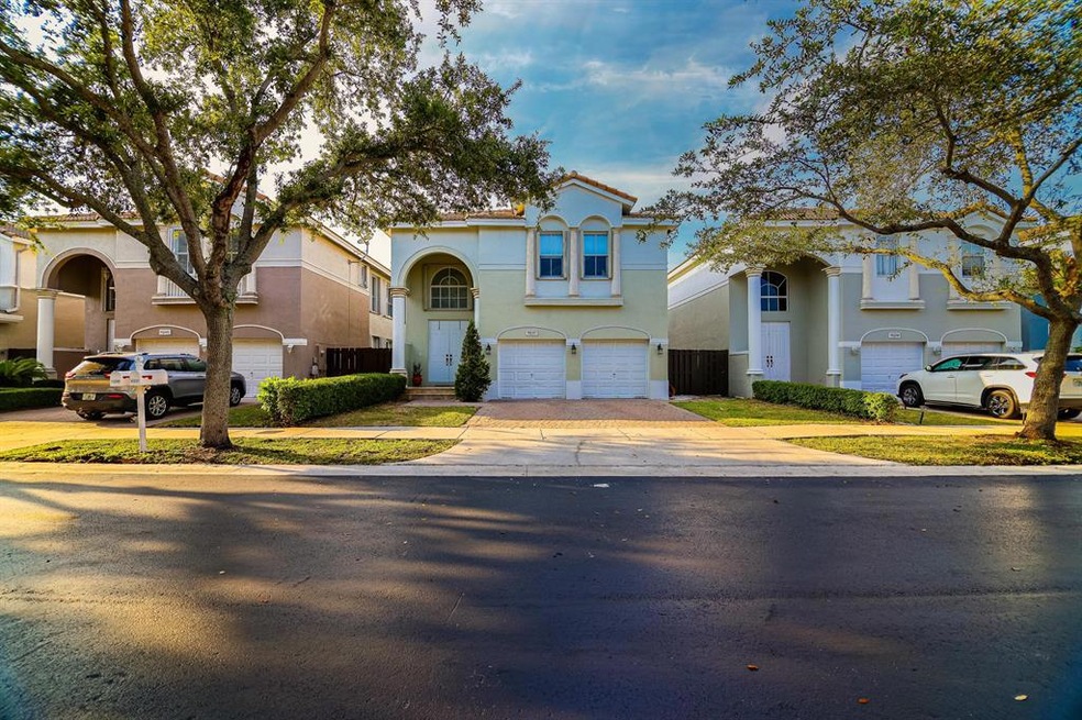 11237 NW 46th Ln, Doral, FL 33178 - photo 1