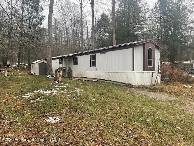 69 Robin Ln, Clifton Township, PA 18424 - photo 1