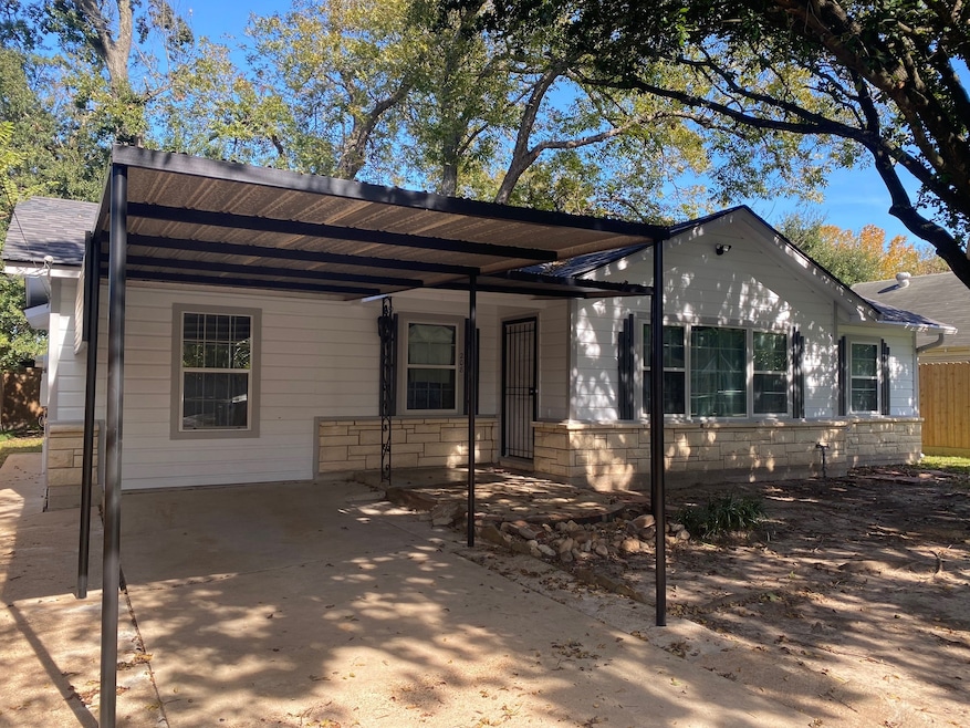 208 Westfield St, Houston, TX 77022 - photo 1