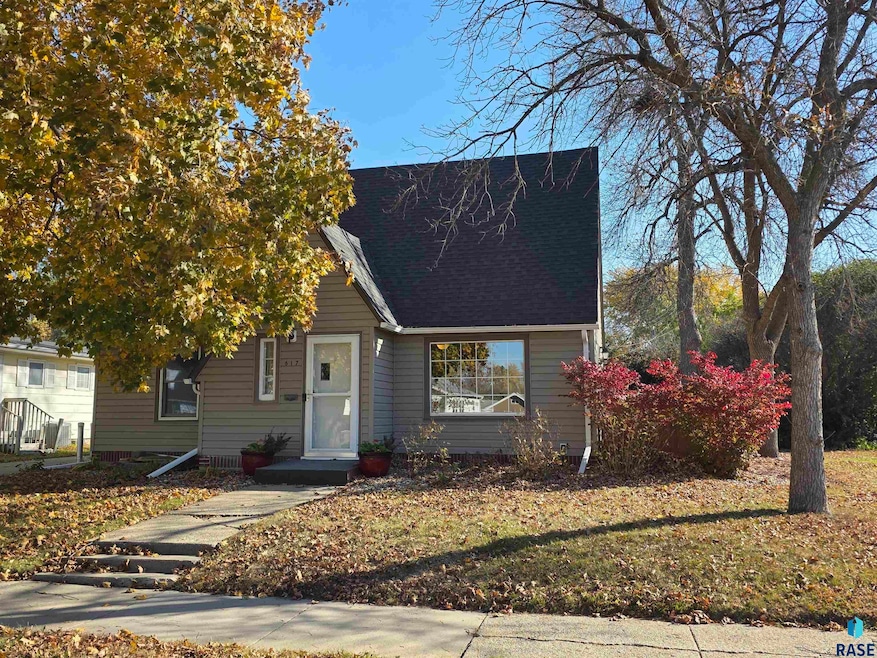 617 S Hiawatha Ave, Pipestone, MN 56164 - photo 1