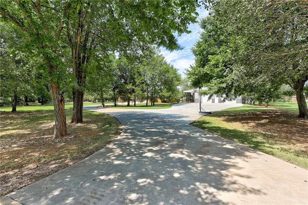 309 E Cedar Dr, Tuttle, OK 73089 - photo 1