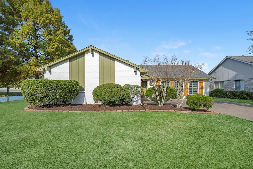 2919 N Peach Hollow Cir, Pearland, TX 77584 - photo 1