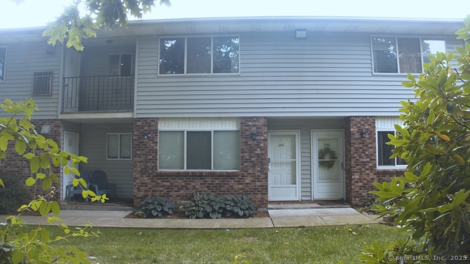 140 Thompson St unit 24F, East Haven, CT 06513 - photo 1