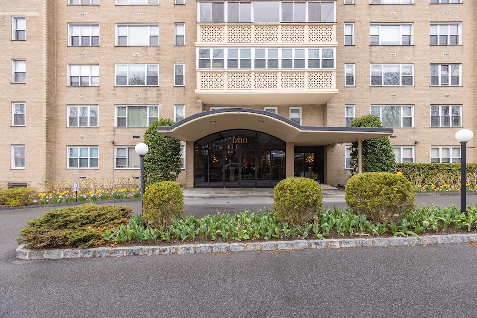 1200 Midland Ave unit 9C, Bronxville, NY 10708 - photo 1