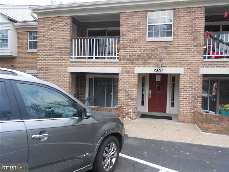 5802 Cove Landing Rd unit 301, Burke, VA 22015 - photo 1