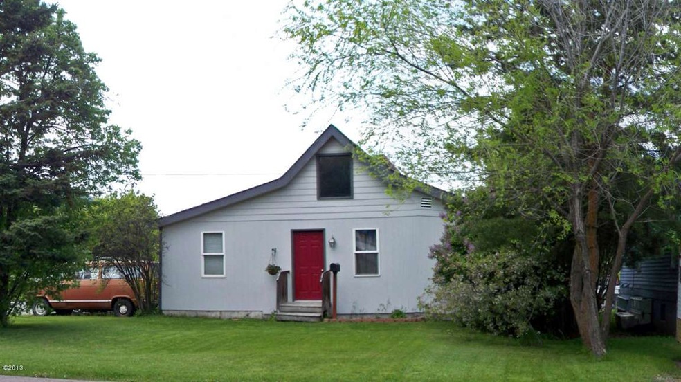 544  9th Ave W