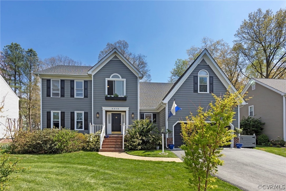 View of front of home featuring a front yard