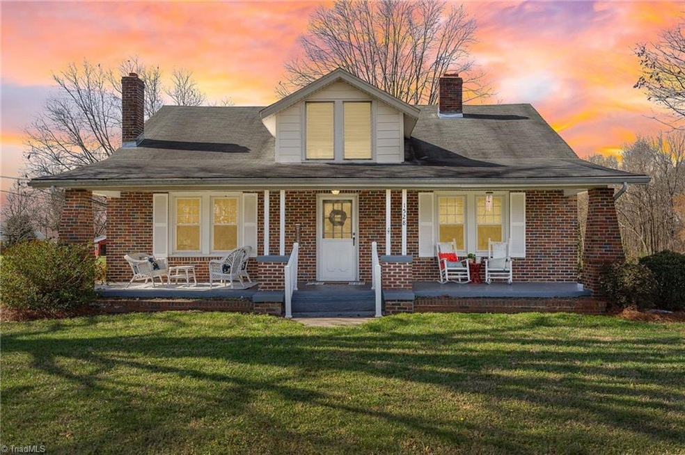 1528 E Fairfield Rd, High Point, NC 27263 - photo 1