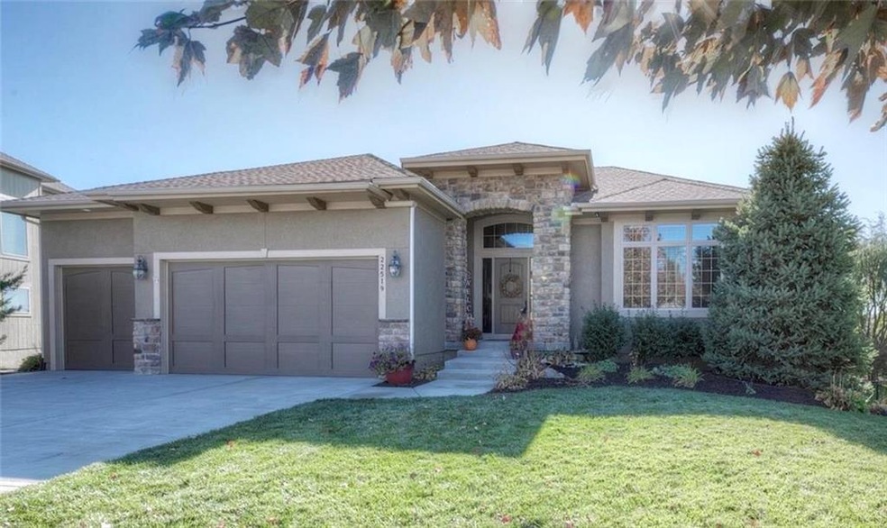 22519 W 60th St, Shawnee, KS 66226 - photo 1