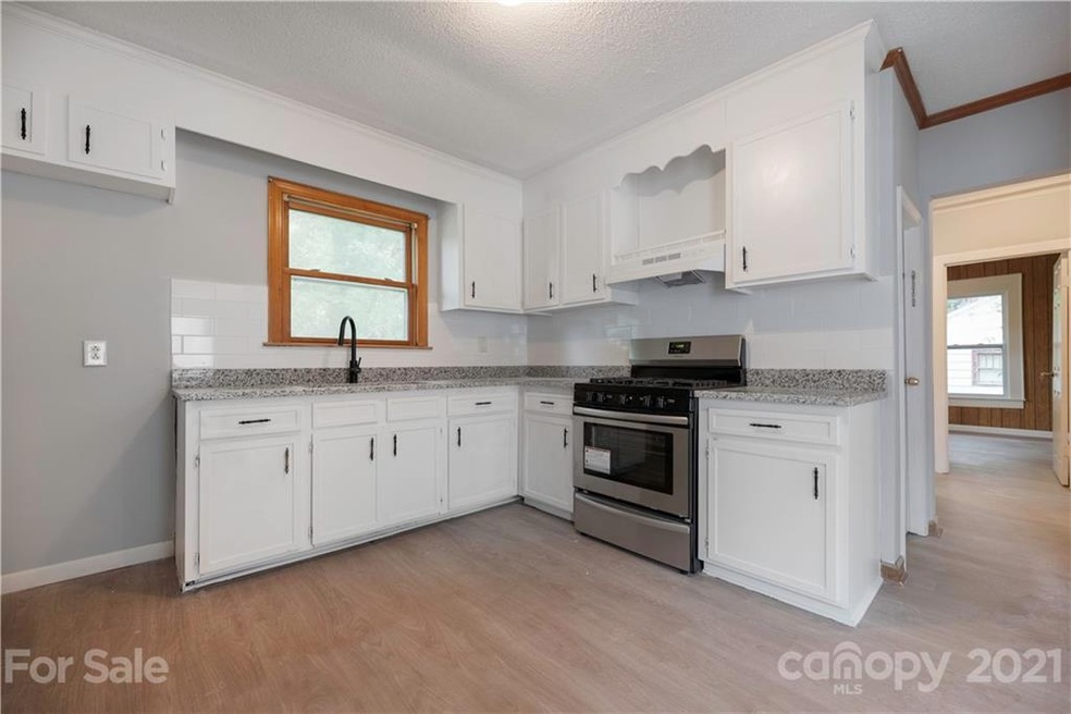 512 Salisbury Rd, Statesville, NC 28677 - photo 1