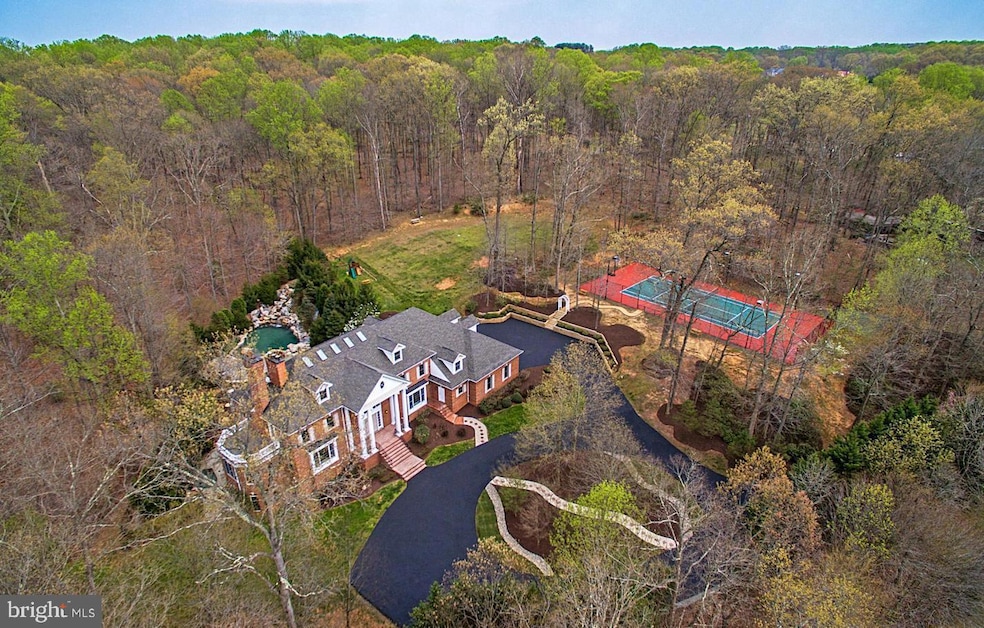 10618 Beach Mill Rd, Great Falls, VA 22066 - photo 1