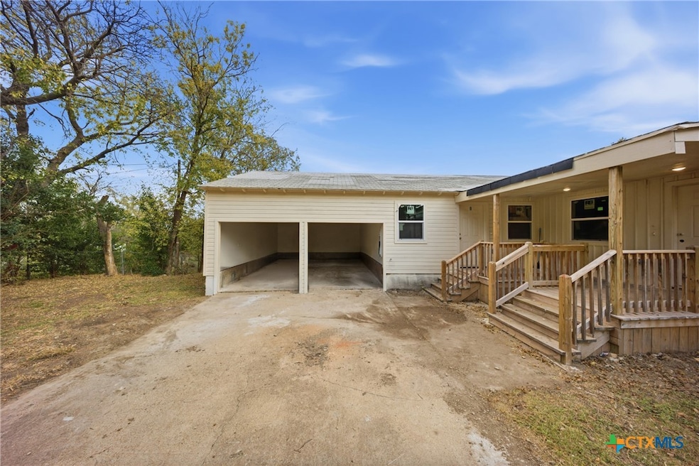 906 Wells St, Killeen, TX 76541 - photo 1