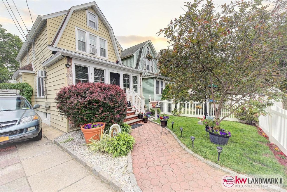 237-06 Fairbury Ave, Bellerose, NY 11426 - photo 1