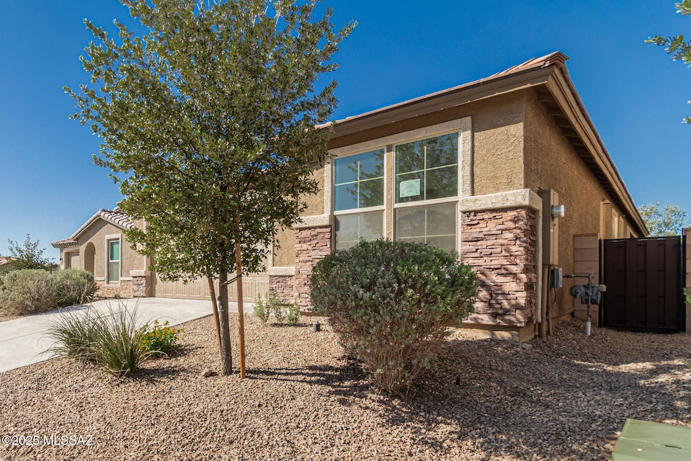 6485 E Via Jardin Verde, Tucson, AZ 85756 - photo 1