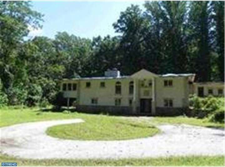 812 Crestview Dr, Springfield, PA 19064 - photo 1