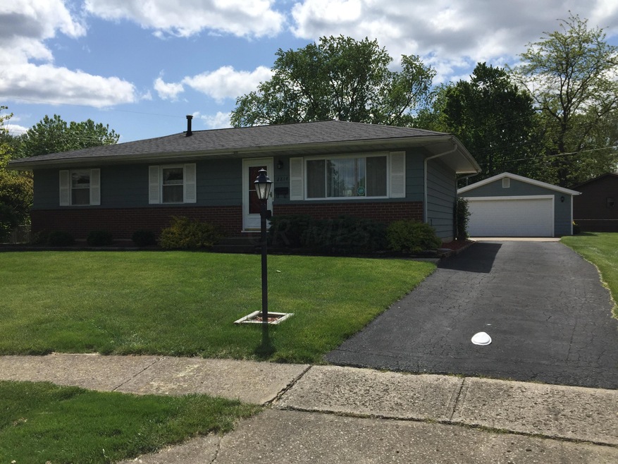 2814 Halifax Ct, Columbus, OH 43232 - photo 1