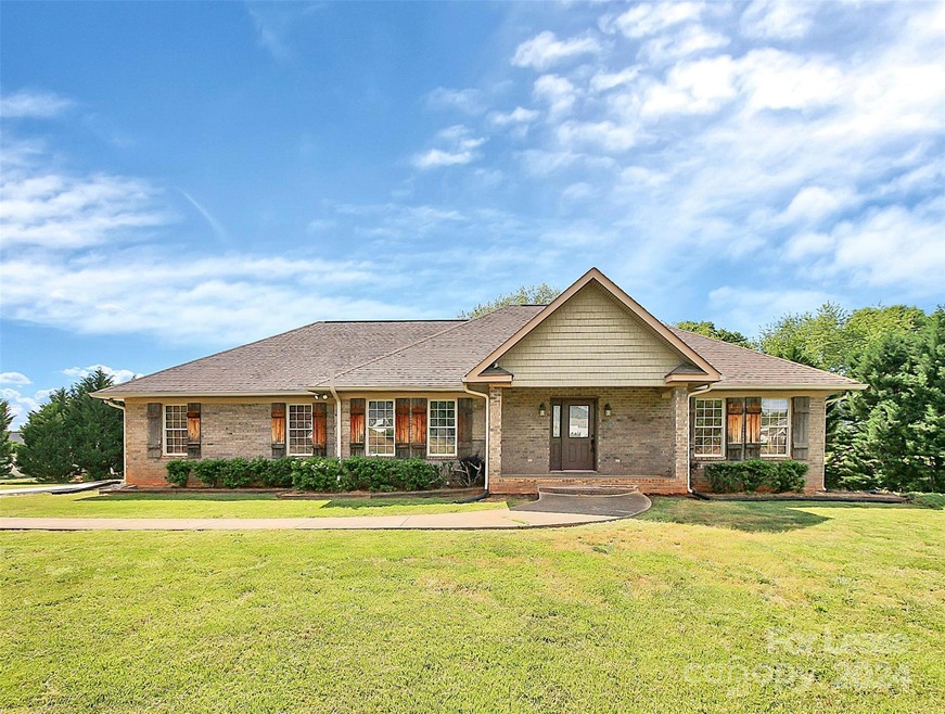 360 Forest Way Dr, Fort Mill, SC 29715 - photo 1