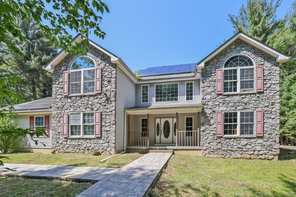 2299 Long Acre Dr, Effort, PA 18330 - photo 1