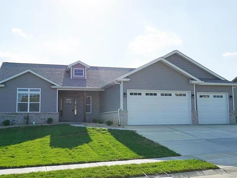 1847 Crimson Oak Dr, Maryville, IL 62062 - photo 1