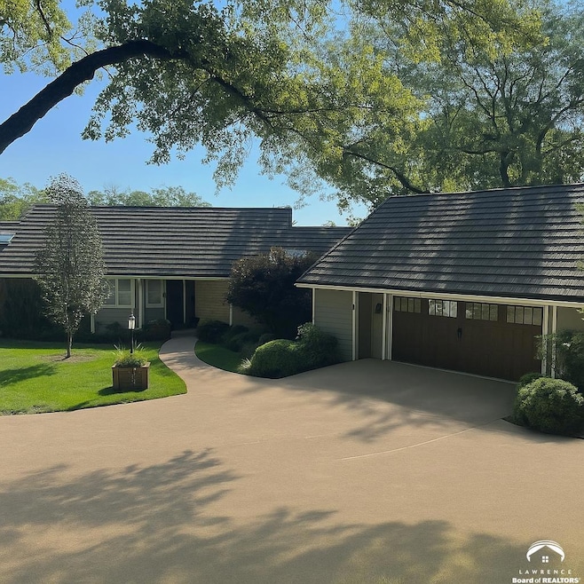 2100 Inverness Dr, Lawrence, KS 66047 - photo 1