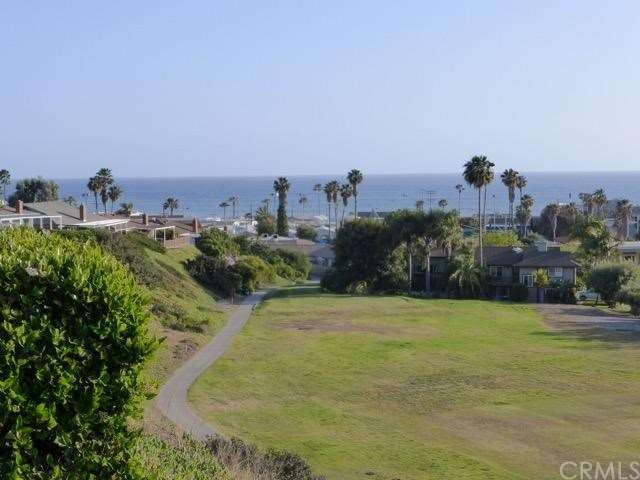backyard view of 7th fairway and ocean