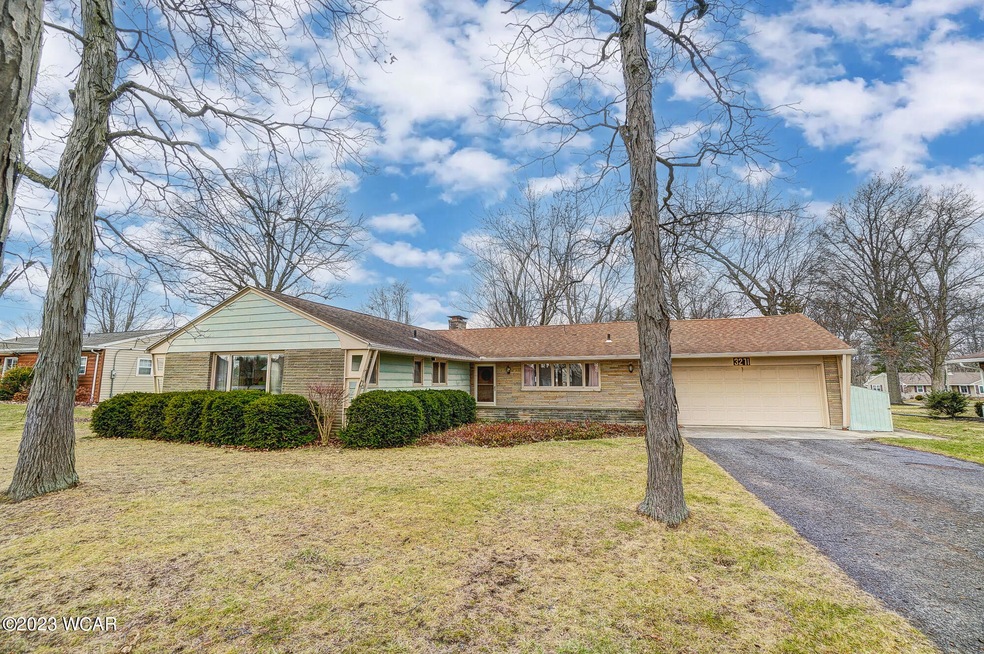 3271 Bonnieview Dr, Lima, OH 45801 - photo 1