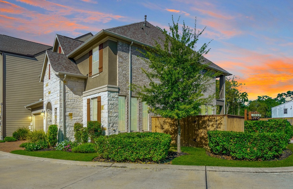 1118 Shepherd Oaks Dr, Houston, TX 77018 - photo 1