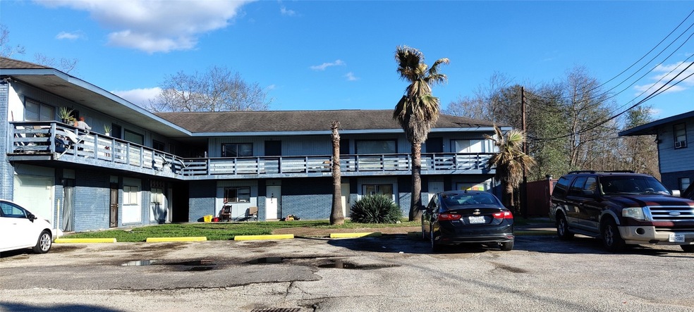 6811 Del Rio St unit 1-26, Houston, TX 77021 - photo 1