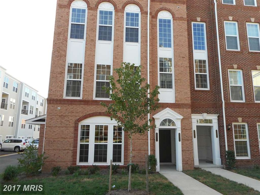 42797 Burrell Square unit END, Ashburn, VA 20147 - photo 1