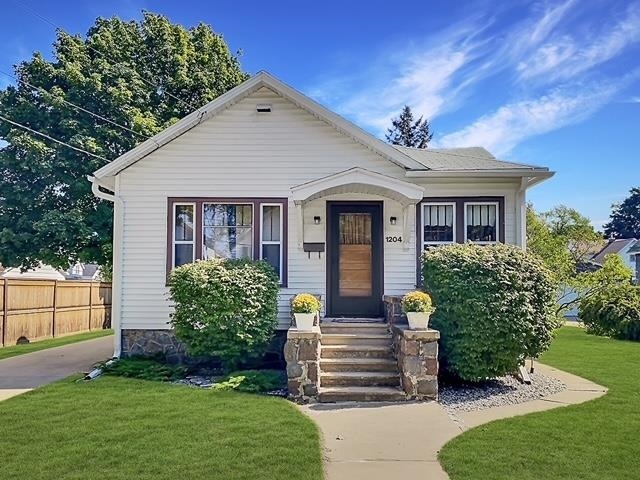 1204 15th St, Menominee, MI 49858 - photo 1