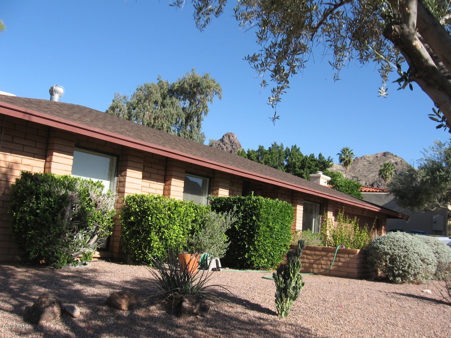 8402 N 16th Place, Phoenix, AZ 85020 - photo 1