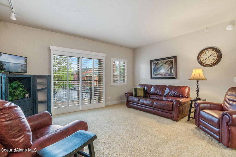 A Bright and Cheery Living Room