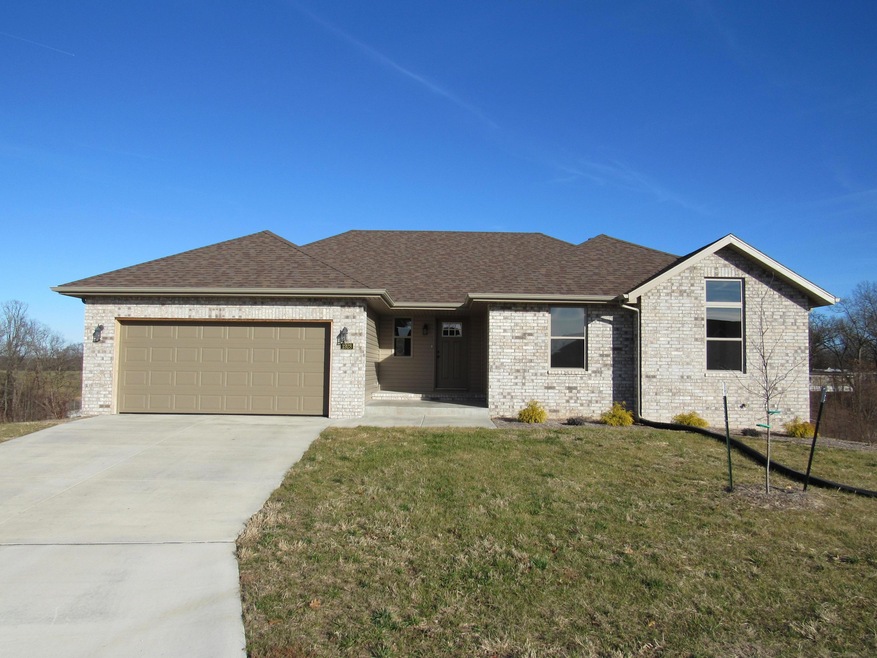 1928 N Seabrook Dr, Nixa, MO 65714 - photo 1