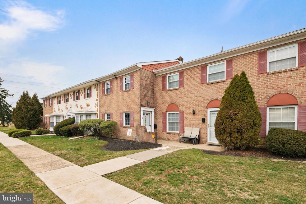 12 Kerwick Ct, North Wales, PA 19454 - photo 1