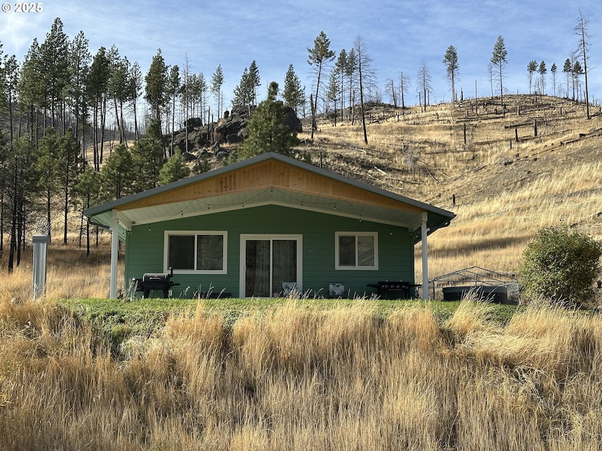 24826 S Hwy 395, Canyoncity, OR 97820 - photo 1