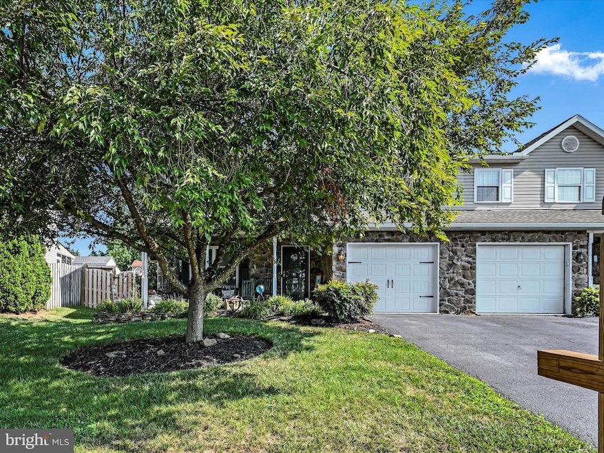 1032 Georgetown Dr, Reading, PA 19605 - photo 1