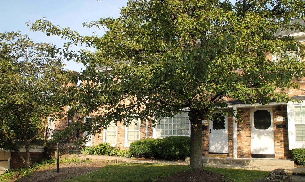 1590 Noe Bixby Front