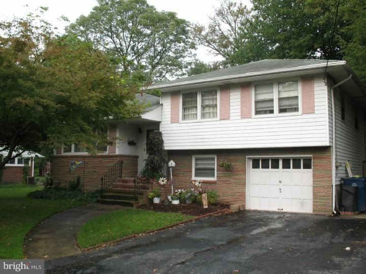 220 Borton Dr, Woodstown, NJ 08098 - photo 1
