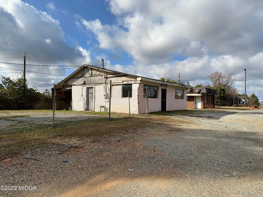 5545 Hawkinsville Rd, Macon, GA 31216 - photo 1