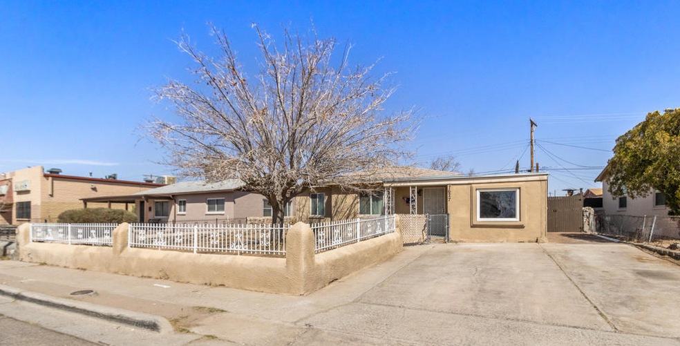 7627 Acapulco Ave, El Paso, TX 79915 - photo 1