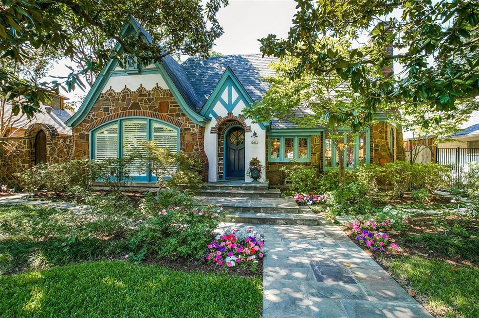 2411 Hillside Dr, Dallas, TX 75214 - photo 1