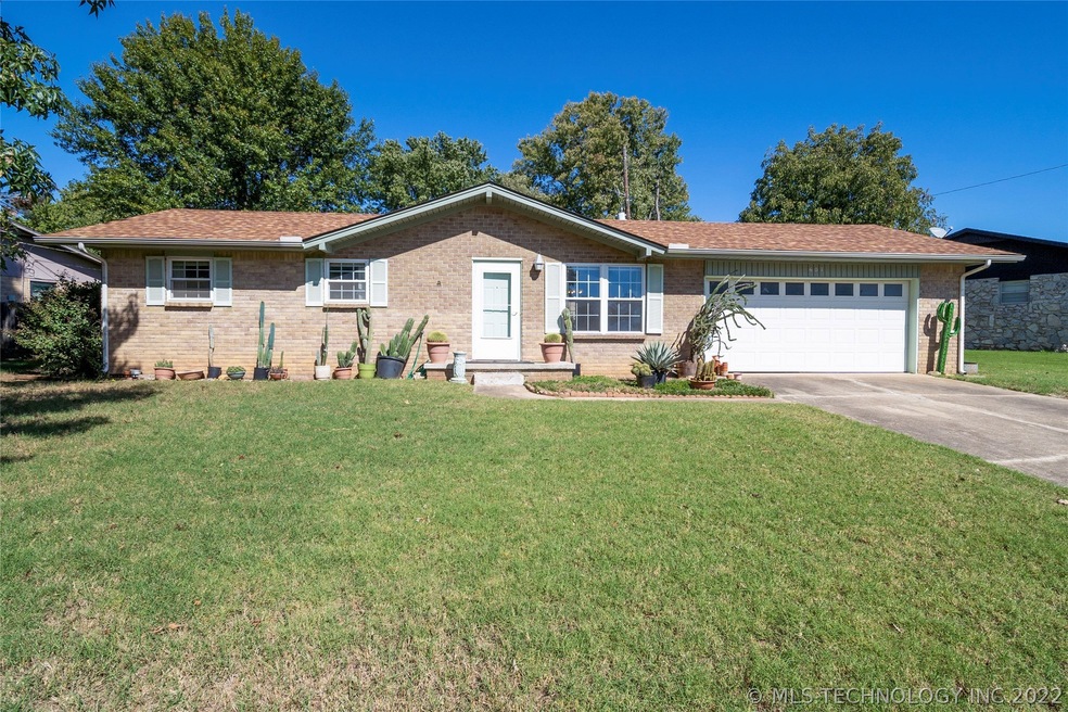 607 Hickory Dr, Cleveland, OK 74020 - photo 1