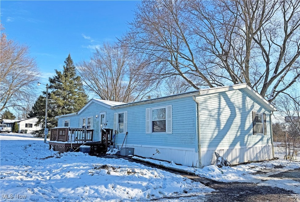 13154 Sinclair St SW, Massillon, OH 44647 - photo 1