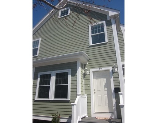 27 Montgomery St unit 1, Cambridge, MA 02140 - photo 1